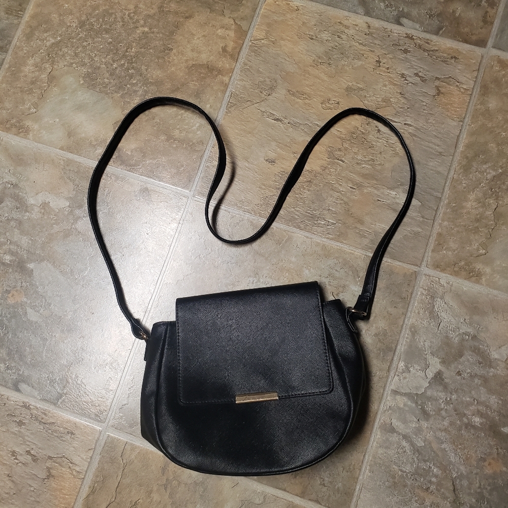 Black purse, new, ion color brillance